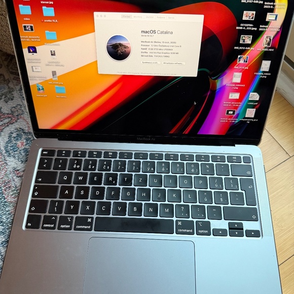 MacBook Air gray 2020 - Picture 2 of 6